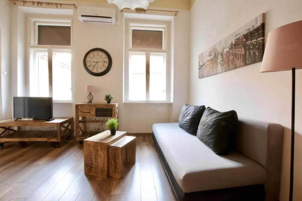 Scarlet Timber Apartment Budapest Hongrie